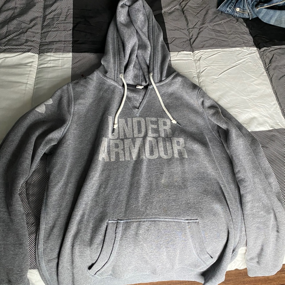 Woman’s under armour hoodie